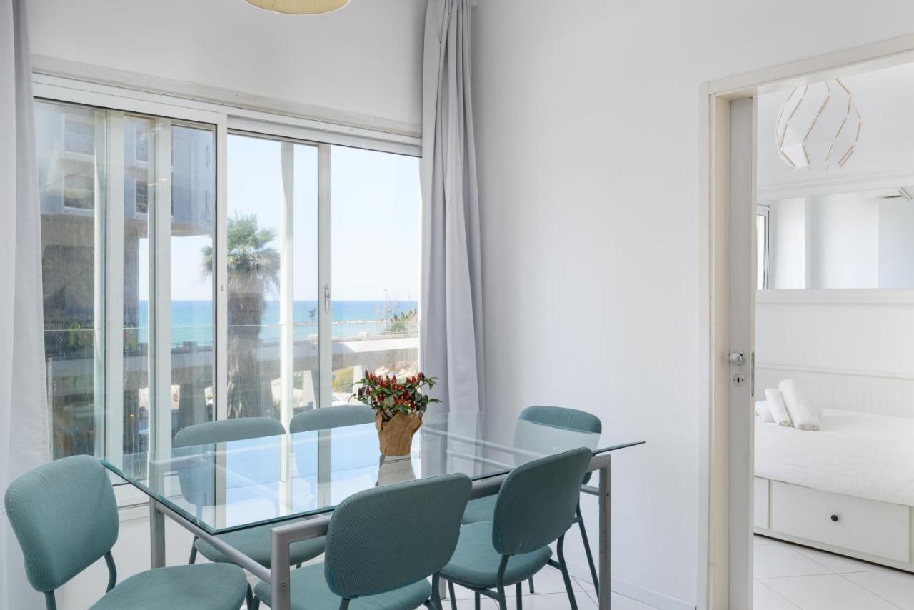 Sea View 2 Bedroom Apartment With Bomb Shelter Tel Aviv Exteriör bild