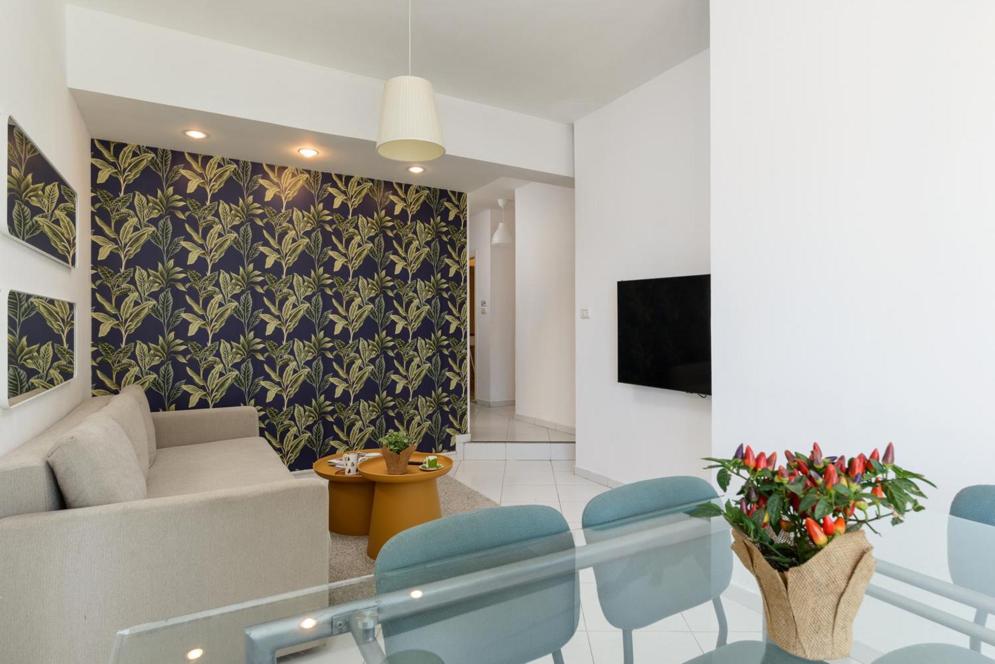 Sea View 2 Bedroom Apartment With Bomb Shelter Tel Aviv Exteriör bild